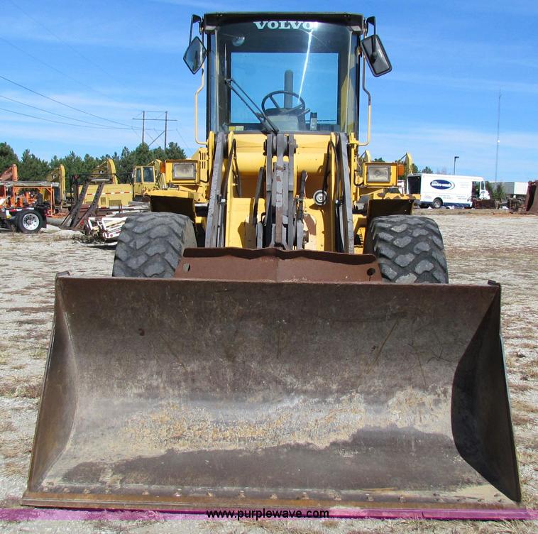 image for item B5044 1997 Volvo L70C wheel loader