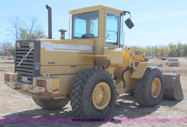 image for item B5044 1997 Volvo L70C wheel loader