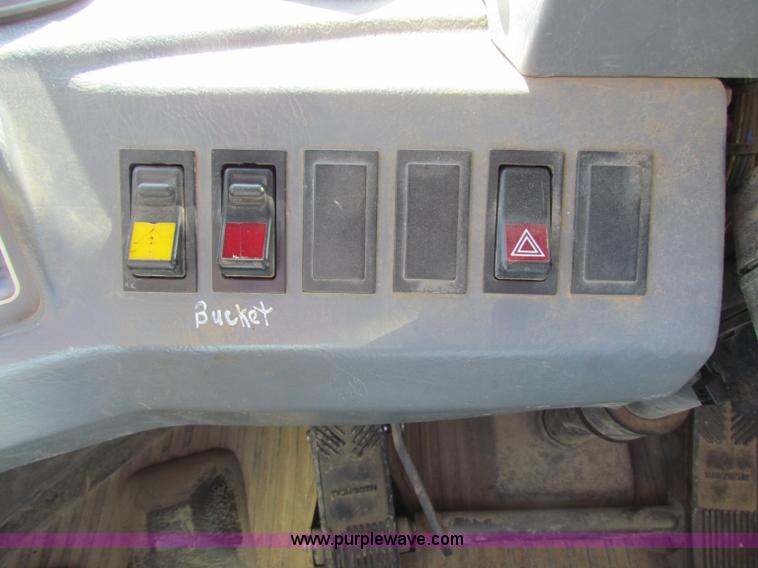 image for item B5044 1997 Volvo L70C wheel loader