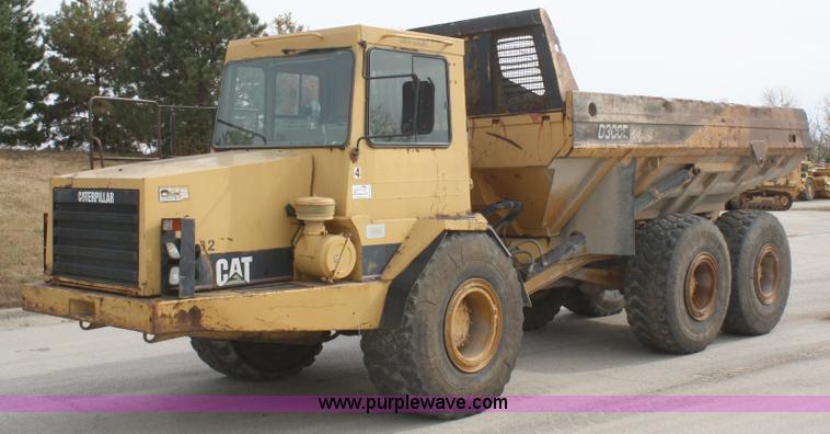 image for item B5045 1992 Caterpillar D300D articulated rock truck