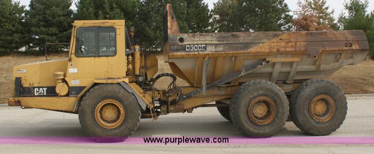 image for item B5045 1992 Caterpillar D300D articulated rock truck