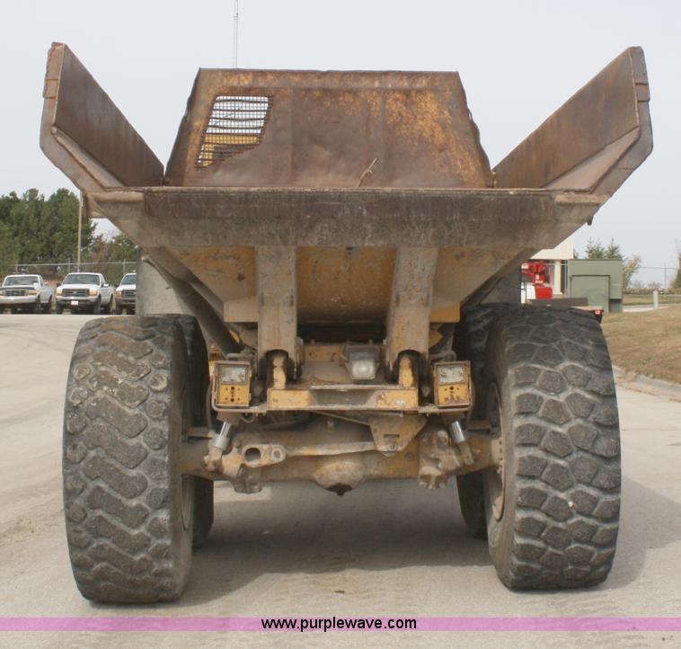 image for item B5045 1992 Caterpillar D300D articulated rock truck
