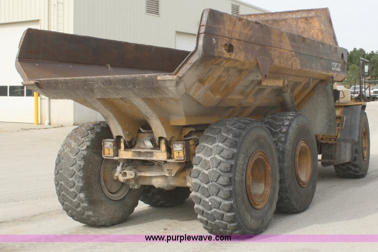 image for item B5045 1992 Caterpillar D300D articulated rock truck