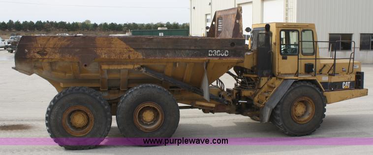 image for item B5045 1992 Caterpillar D300D articulated rock truck