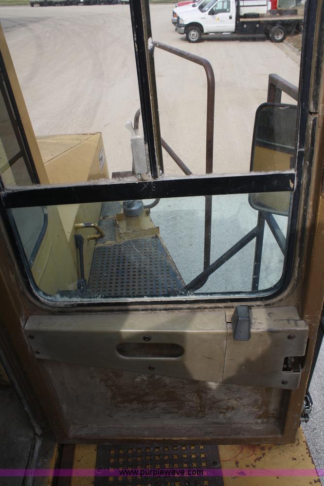 image for item B5045 1992 Caterpillar D300D articulated rock truck