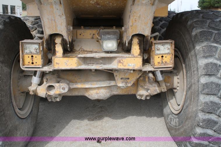 image for item B5045 1992 Caterpillar D300D articulated rock truck