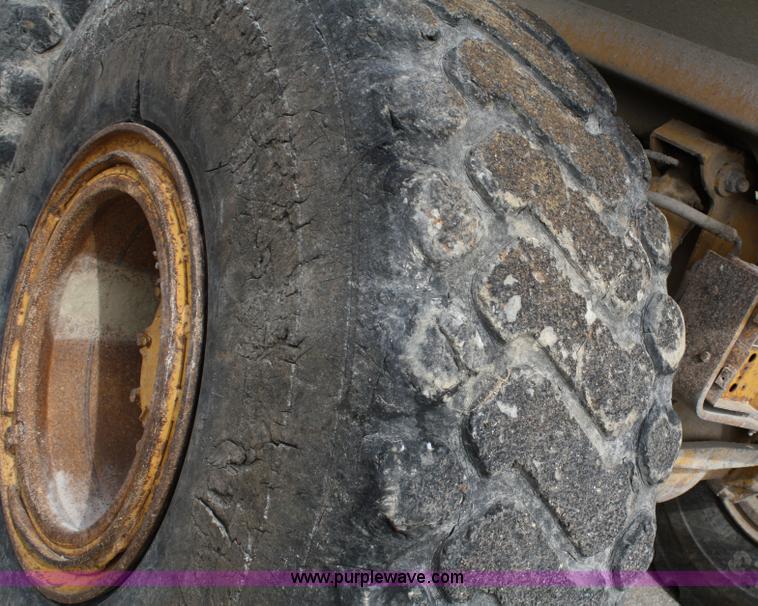 image for item B5045 1992 Caterpillar D300D articulated rock truck