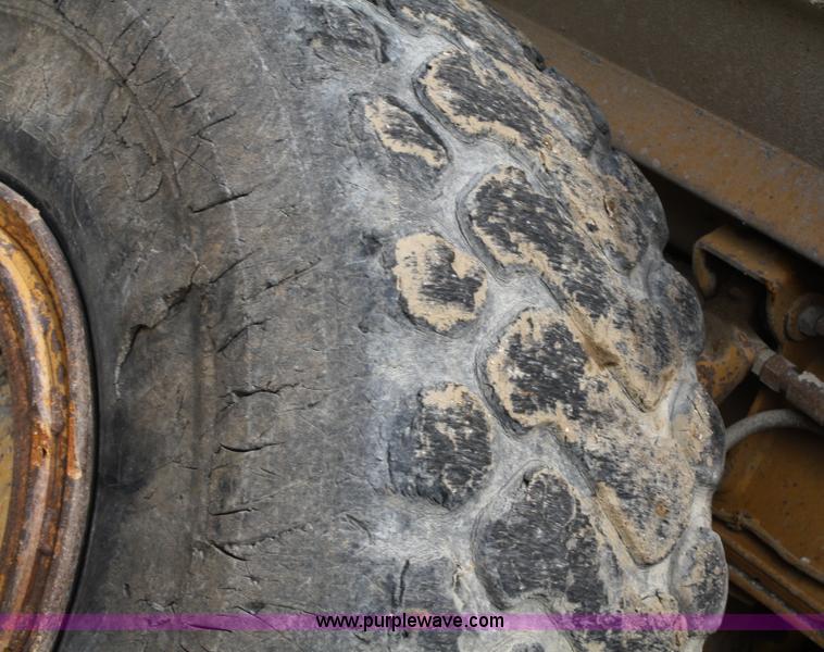 image for item B5045 1992 Caterpillar D300D articulated rock truck