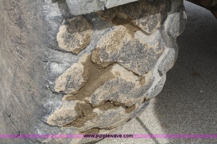 image for item B5045 1992 Caterpillar D300D articulated rock truck