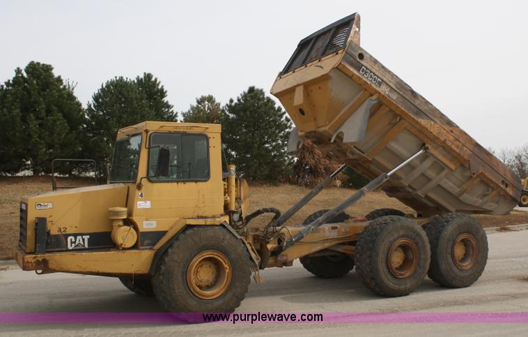 image for item B5045 1992 Caterpillar D300D articulated rock truck
