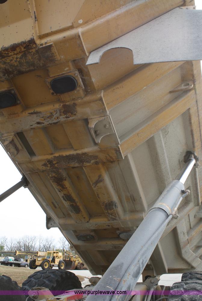 image for item B5045 1992 Caterpillar D300D articulated rock truck