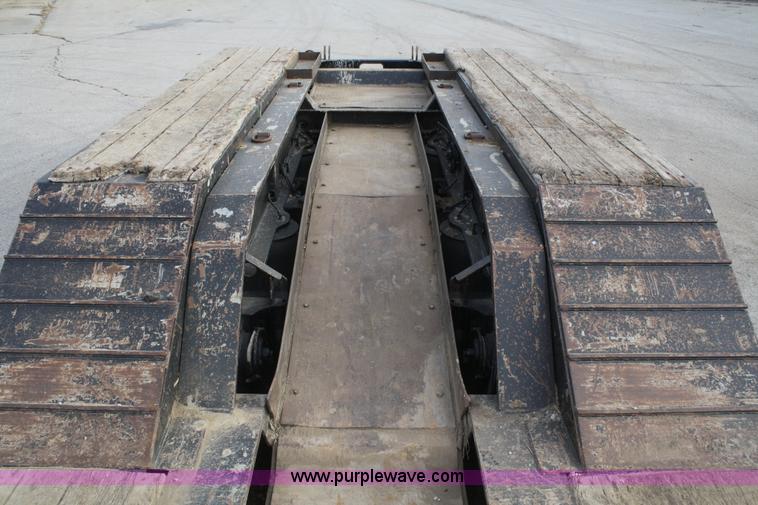 image for item B5047 2006 Trail King 53' triple axle detach trailer with tag axle