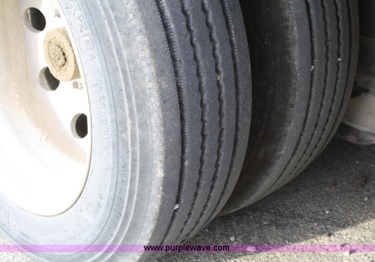 image for item B5047 2006 Trail King 53' triple axle detach trailer with tag axle