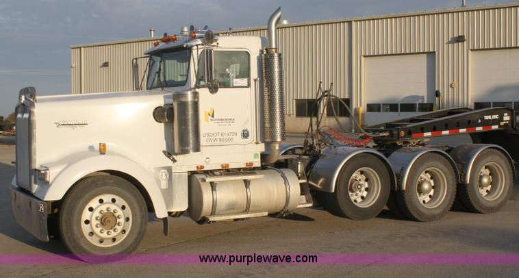 image for item B5048 1999 Kenworth W900 semi truck