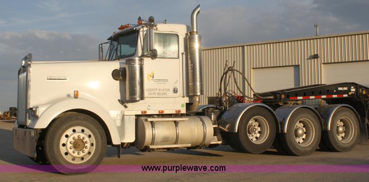 image for item B5048 1999 Kenworth W900 semi truck