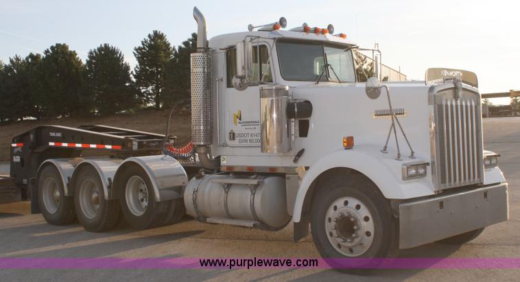 image for item B5048 1999 Kenworth W900 semi truck