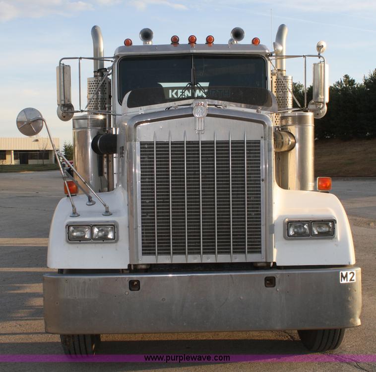 image for item B5048 1999 Kenworth W900 semi truck