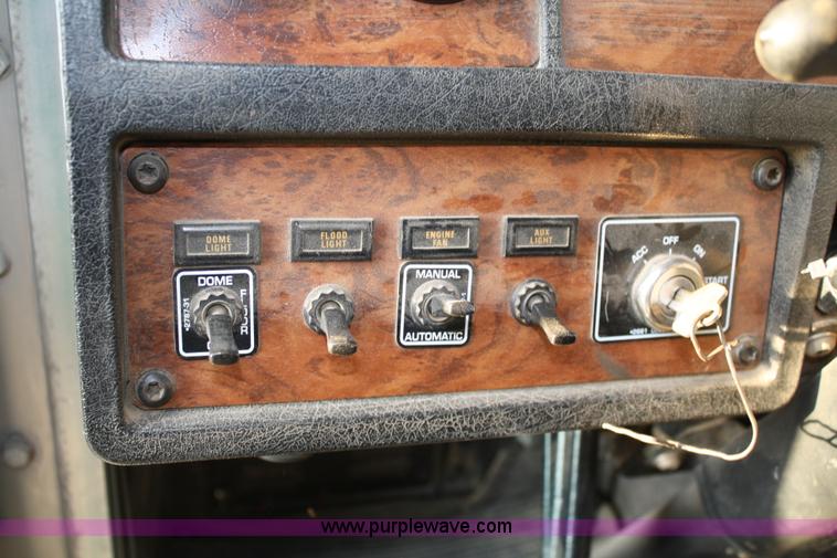 image for item B5048 1999 Kenworth W900 semi truck