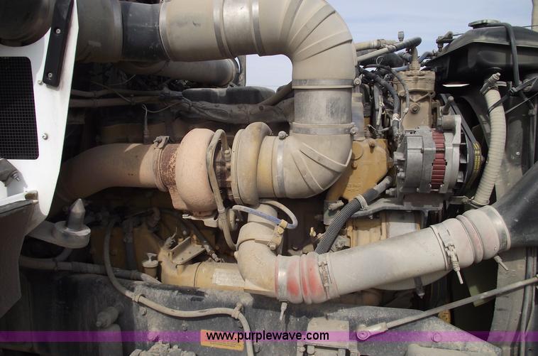 image for item B5049 1999 Kenworth T800 semi truck