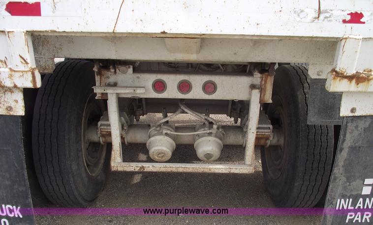 image for item B5050 1998 Travis 26' barrel end dump trailer