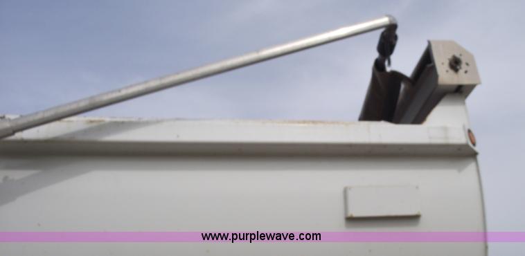 image for item B5050 1998 Travis 26' barrel end dump trailer