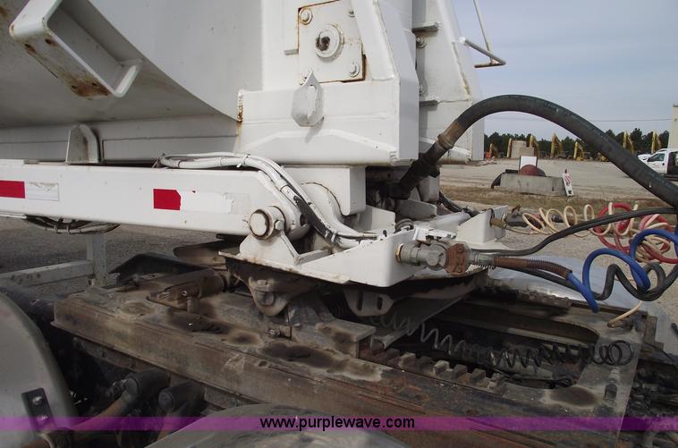 image for item B5050 1998 Travis 26' barrel end dump trailer