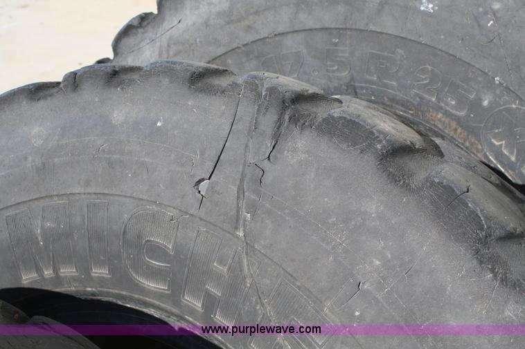 image for item B9441 (3) 17.5 R25 tires