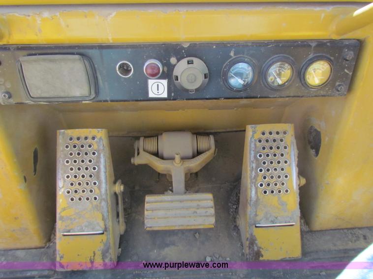 image for item C5691 1998 Caterpillar 963B track loader