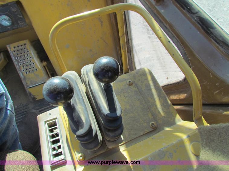 image for item C5691 1998 Caterpillar 963B track loader