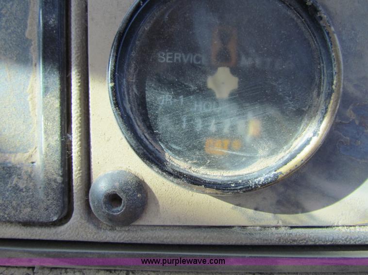 image for item C5691 1998 Caterpillar 963B track loader