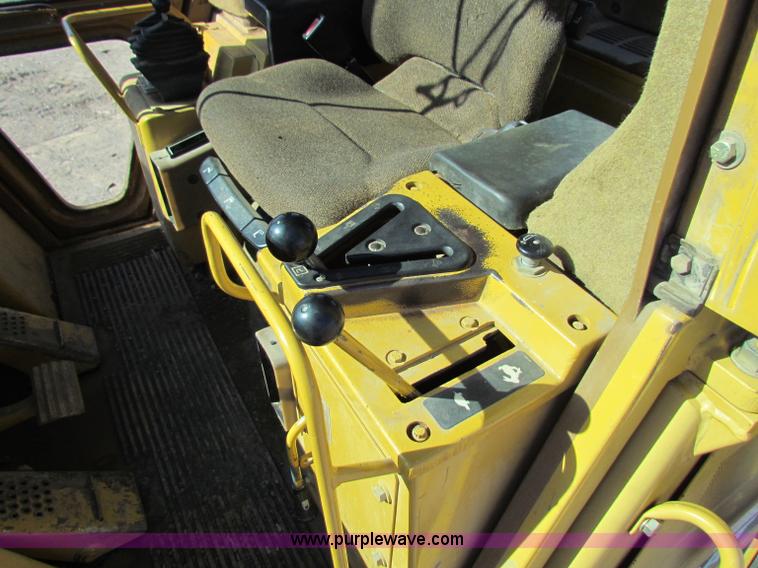 image for item C5693 1997 Caterpillar 963B track loader