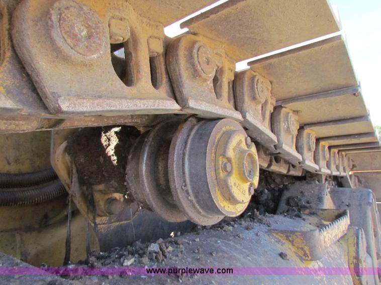 image for item C5693 1997 Caterpillar 963B track loader