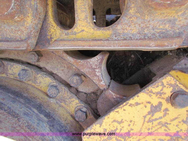 image for item C5693 1997 Caterpillar 963B track loader