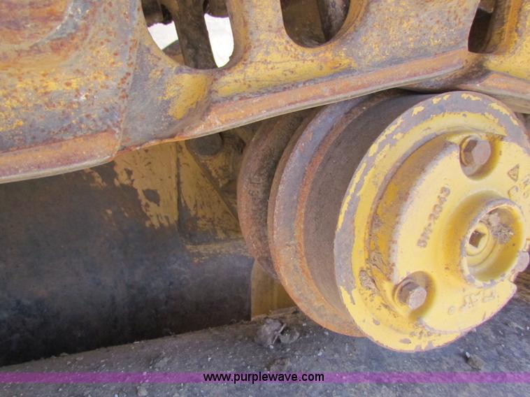 image for item C5693 1997 Caterpillar 963B track loader