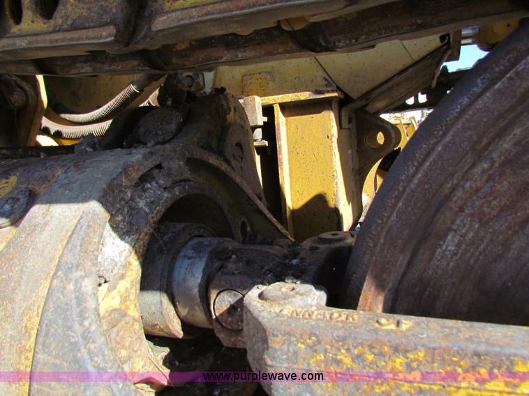 image for item C5693 1997 Caterpillar 963B track loader