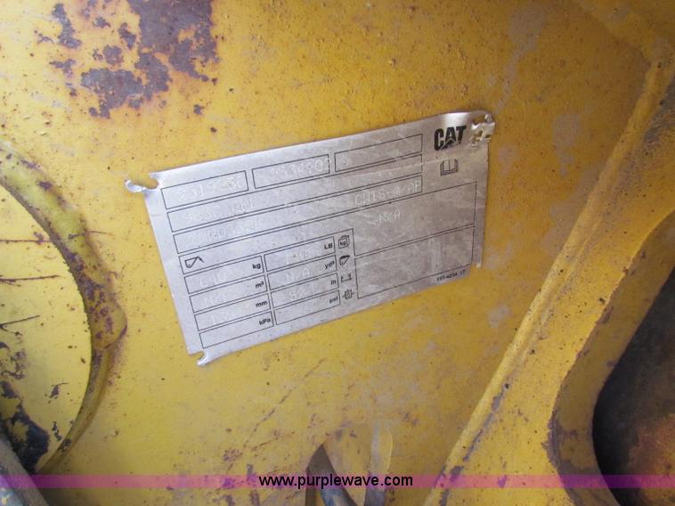 image for item C5693 1997 Caterpillar 963B track loader