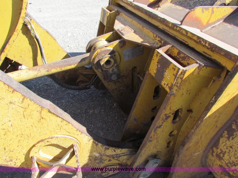 image for item C5693 1997 Caterpillar 963B track loader