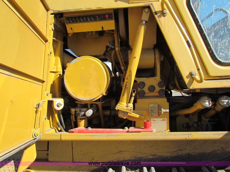 image for item C5693 1997 Caterpillar 963B track loader