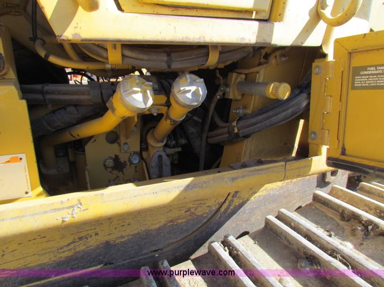 image for item C5693 1997 Caterpillar 963B track loader