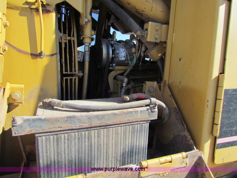 image for item C5693 1997 Caterpillar 963B track loader