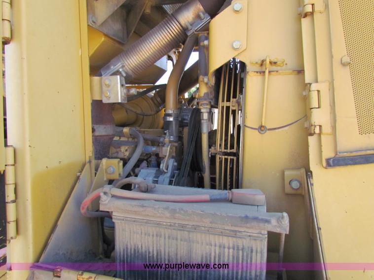 image for item C5693 1997 Caterpillar 963B track loader