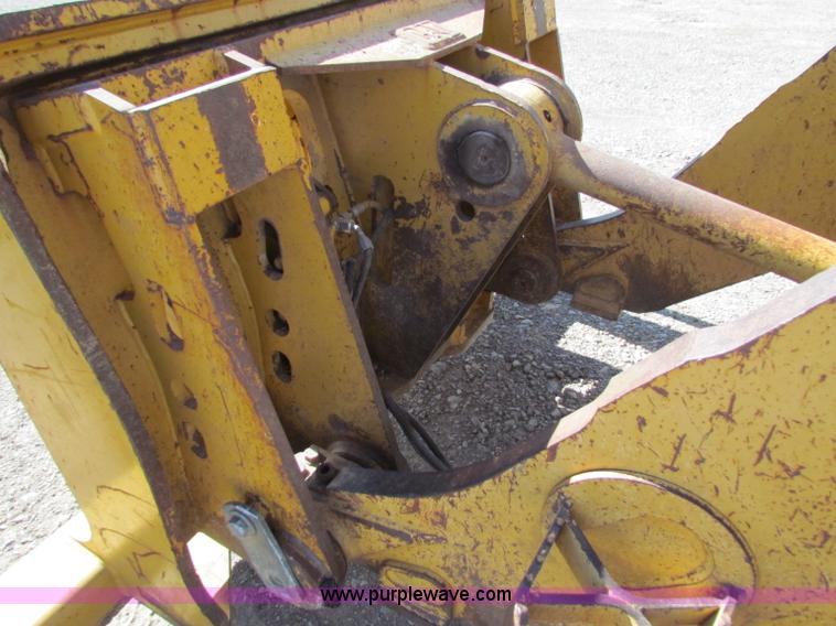 image for item C5693 1997 Caterpillar 963B track loader
