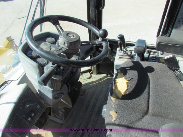 image for item C5694 1997 Caterpillar 928G wheel loader