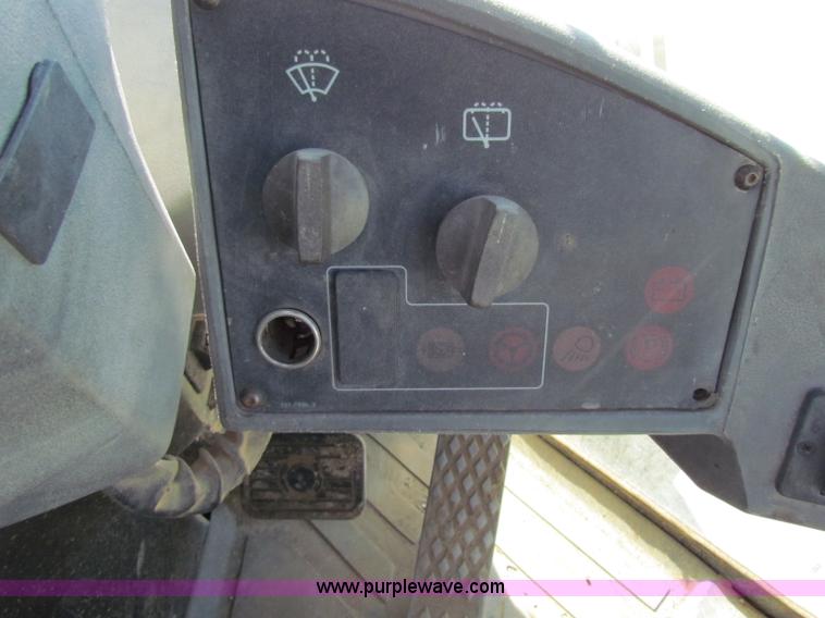 image for item C5694 1997 Caterpillar 928G wheel loader