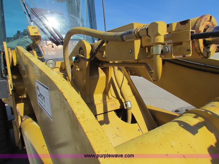 image for item C5694 1997 Caterpillar 928G wheel loader