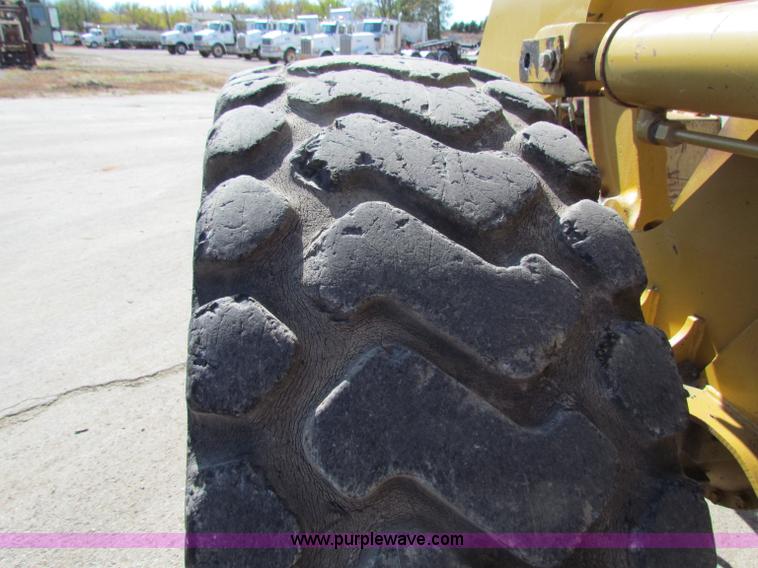 image for item C5694 1997 Caterpillar 928G wheel loader