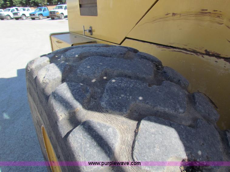 image for item C5694 1997 Caterpillar 928G wheel loader