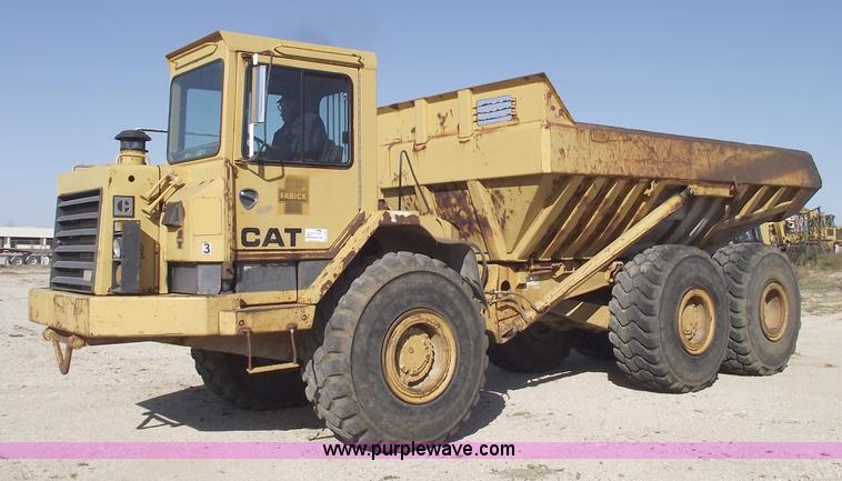 image for item C5695 1984 Caterpillar D350C articulated rock truck