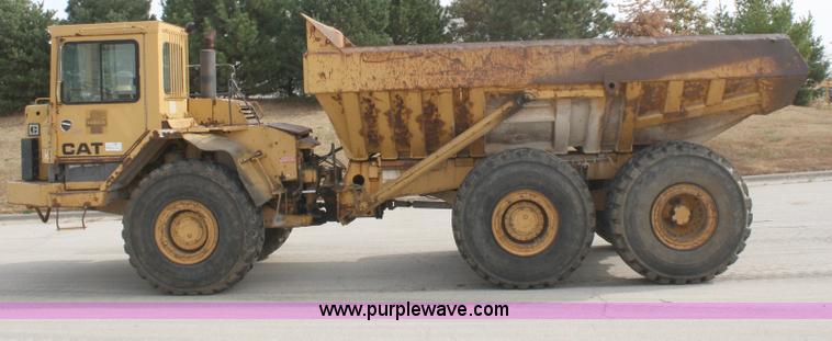 image for item C5695 1984 Caterpillar D350C articulated rock truck