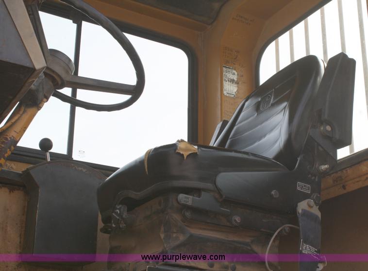 image for item C5695 1984 Caterpillar D350C articulated rock truck